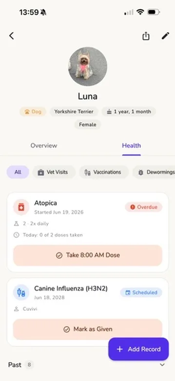 Petovi health records with medication doses and a scheduled vaccine